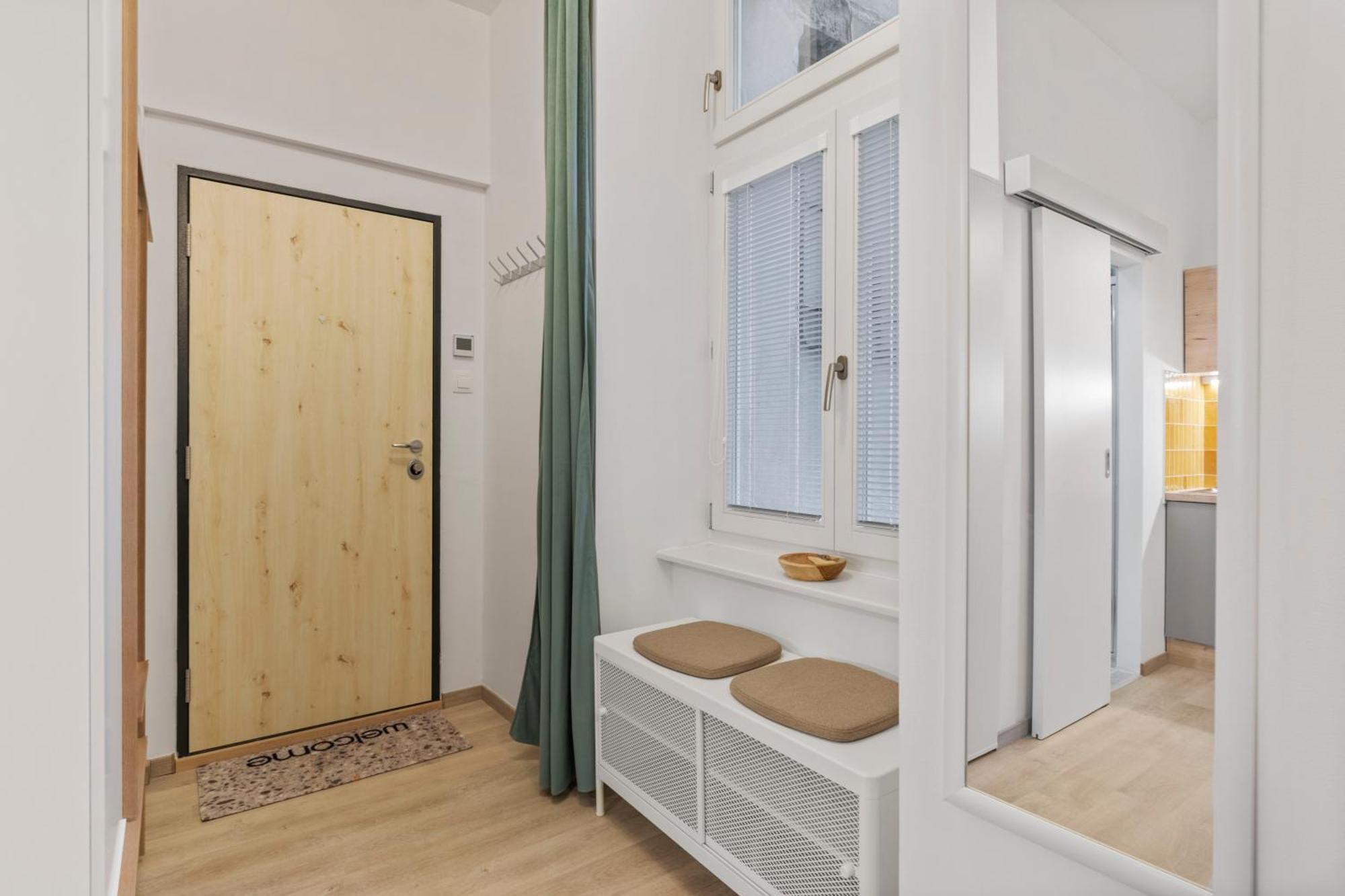 Garden Haven Studio In Old Town Bratislava Extérieur photo